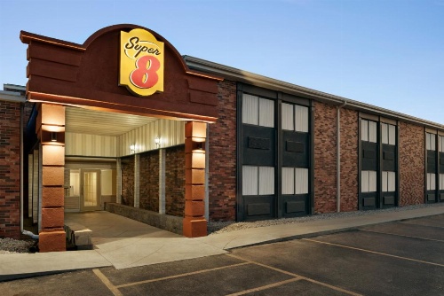Super 8 by Wyndham Des Moines image 29